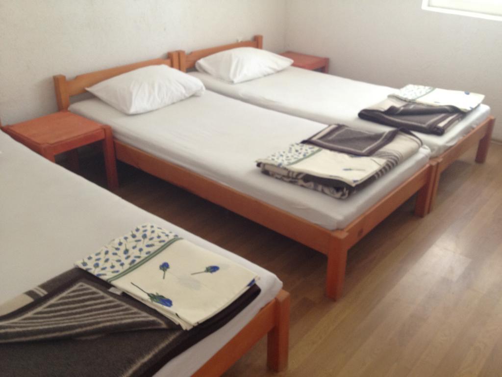 Guest House Lokoski Peštani Zimmer foto