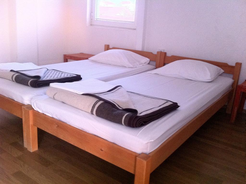Guest House Lokoski Peštani Zimmer foto