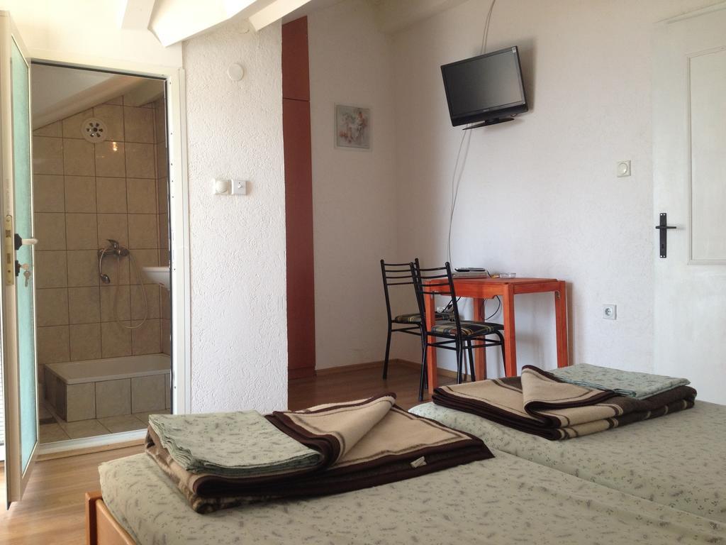 Guest House Lokoski Peštani Zimmer foto