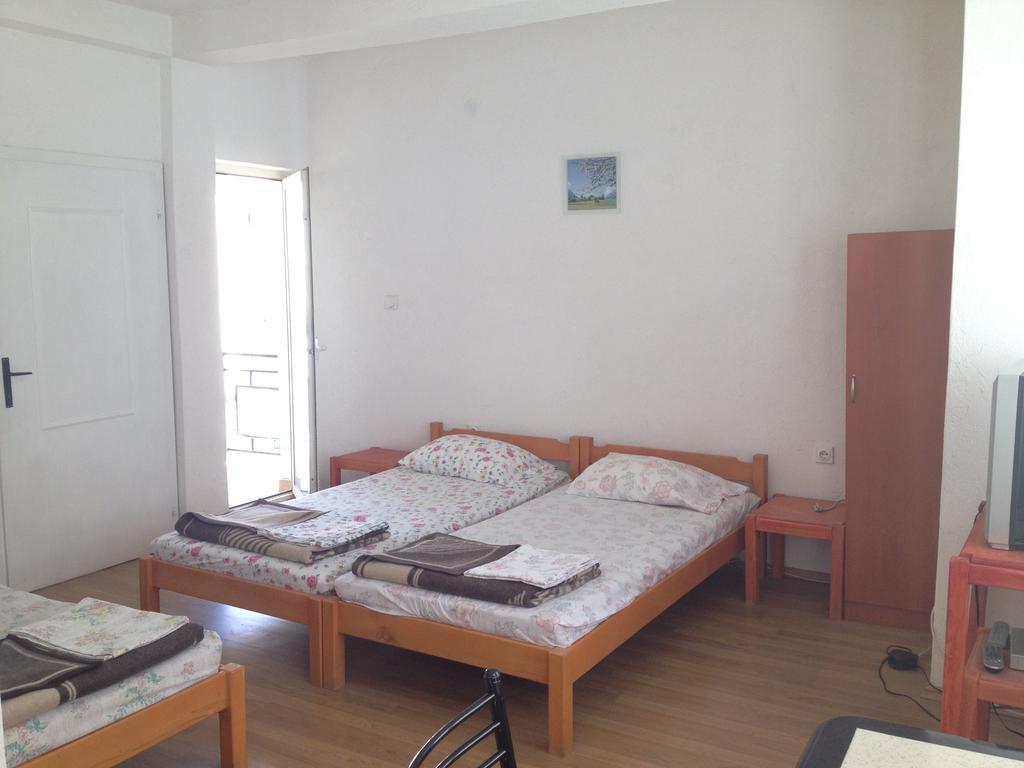 Guest House Lokoski Peštani Zimmer foto