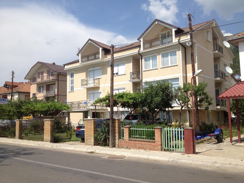 Guest House Lokoski Peštani Exterior foto