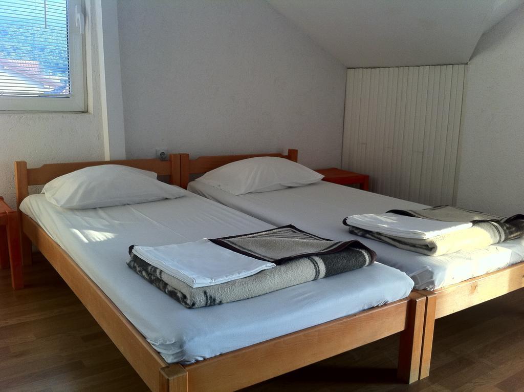 Guest House Lokoski Peštani Zimmer foto